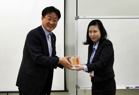 최우수보상인 「겸손상」 : 손사입력센터 이미애 주임 사진